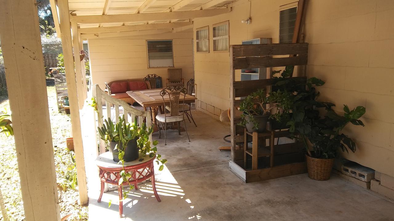 1 Beige Cozy Bungalow Or 1 White Cozy Efficiency Cottage In Titusville Exterior foto